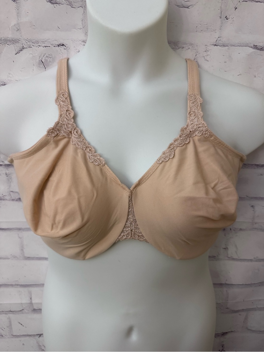 Wacoal Bra Bodysuede Ultra Full Figure Seamless Underwire 85814 Beige Size 42DD